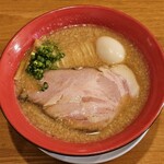 Ramen Street 桜 - 背脂豚骨醤油ラーメン　1100円
