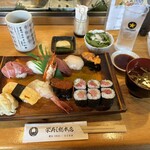 栄寿し総本店 - ランチ・桜にぎり