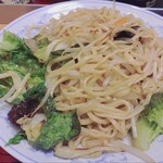 ぎょうざの満洲 - 料理写真:塩焼きそばスープ付き680円(2026年5月)