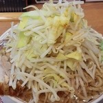 太一商店 - ラーメン カチ盛 野菜増し　