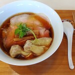 青森中華そば オールウェイズ - 地鶏と豚の醤油（わんたん入り）