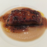 御影 ジュエンヌ - フォアグラのお料理～ポワレ 切り干し大根のピュレにトリュフのソースで