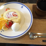 ココロカフェ - もっちりイチゴのロールケーキ