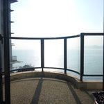 プレミアリゾート 夕雅 伊勢志摩 - お部屋のベランダから海を眺める