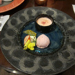 時の宿 すみれ - いちごのアイスクリームとパンナコッタ