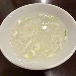函館麺屋 ゆうみん - ゆうみん炒飯のスープ