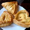 赤い林檎 - 3種のアップルパイ♪丁度焼き立てで美味しい〜