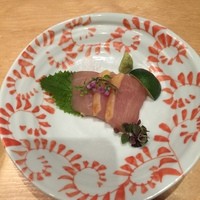 観音坂 鳥幸 - 胸肉のタタキ
                ワサビ添え
                
                でも塩とすだちの方が美味しい！