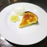 サルキッチン - ブルターニュ地方のファーブルトン　りんごと生クリーム