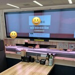 スシロー - めちゃくちゃ大きいモニター