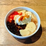 マルシ - 料理写真:いちごジャスミンシロップ豆花