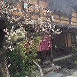 利右エ門そば - 店舗入り口