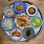 韓味一 朴邸 - パンチャン8種