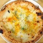 Pizzeria NICOLA 六甲店 - クワトロフォルマッジ