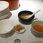 悠苑 - ランチはご飯、スープ、ザーサイが付きます！