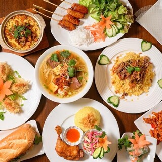 伝統の味を活かした多彩な料理が揃う飲み放題付きコース