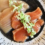 シガン 生サムギョプサル専門店 - サーモン＆イカ醤油漬け