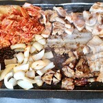 シガン 生サムギョプサル専門店 - 4種の部位食べ比べセット