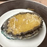 宵待ちの宿　萩一輪 - 料理写真:活き鮑陶坂焼き
