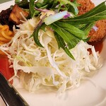 洋食クアトロ - サラダ