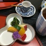 つる幸 - お漬け物も どれも美味