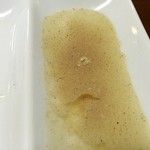 千茶屋 - 餃子は酢と胡椒で