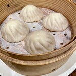 京華小吃 - 小籠包　皮薄く、でも破れづらく、スープたっぷりの本格派