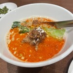 京華小吃 - 担々麺　ハーフがあって嬉しい