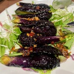 京華小吃 - ナスの素揚げ　冷たい場合もあるけど熱々揚げたてで美味しかった