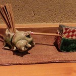 玉笑 - 楊枝入れ