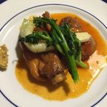 ボーンフリー - 料理写真:メイン料理（チキン）