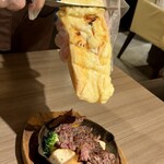 Cheese Meets Meat - ラクレット（国産牛ステーキと季節野菜のグリル）