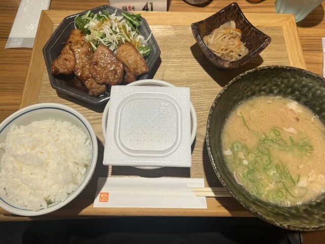 ZEN-YA Nanba u~o-ku nishi ten - Osaka Namba/Cafeteria | Tabelog