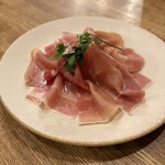 樽ワイン酒場 呑牛呑気 - 生ハム盛り