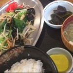 バイキング - 野菜炒め定食840円。