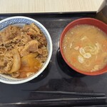 吉野家 - 料理写真:牛丼並盛りと豚汁