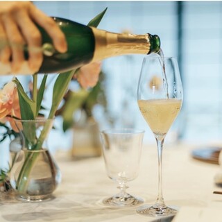 繊細な料理に寄り添うワインや、豊かなノンアルコールドリンク