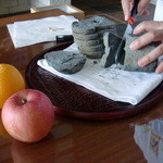 石窯パン工房森のおくりもの - 竹炭を練りこんだ食パンで朝食のサンドイッチを…