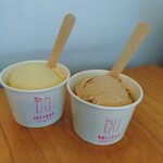 HOLIDAY ICE CREAM STORE - 