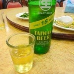 鵝肉城活海鮮 - 台湾ビール生