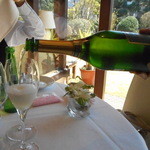 レストラン プランデルブ北鎌倉 - グラスシャンパン注いで！