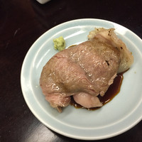 牛幸 本店 - わさび醤油かタレ＋ニンニクで食べます。
                  これはわさび醤油