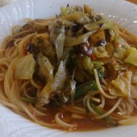デル ペッシェ - マテ貝の香草バター添えトマトパスタ