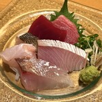 みぜん - ・厳選まぐろと地魚刺身盛り合わせ 5種