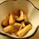 和っ家 - (2015年1月訪問分)和っ家 お通し(エリンギバター炒め) fromグリーンロール