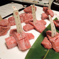 焼肉専科 肉の切り方 日本橋本店 - 切り方任せ8種盛り