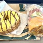 スターバックスコーヒー  - バナナチョコドーナツ、タコスサラダラップ