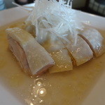 Kasei rou - 蒸し鶏は葱油ソースと豆板醤辣油ソースで