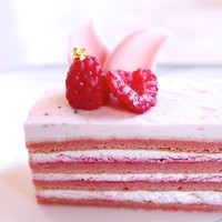 アニヴェルセル カフェ - 季節限定さくらのケーキ