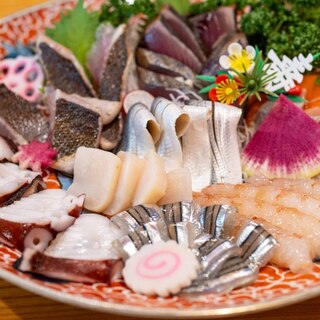呑み屋 ぶち - 料理写真:2026.5 おすすめ刺し盛り（4人前 6,720円）1人前 1,680円